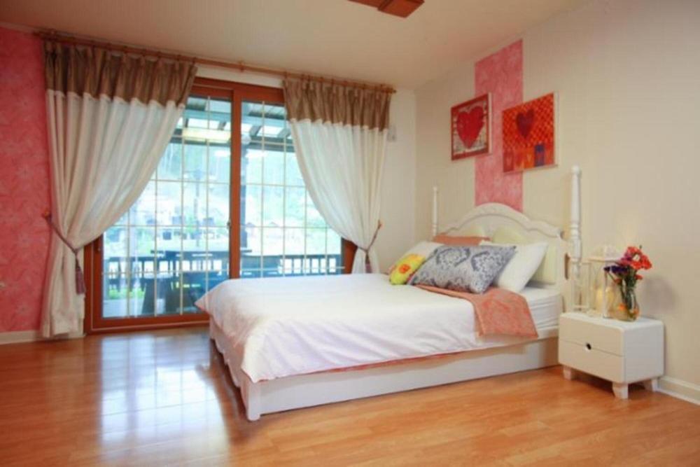 Eoullim Pension Starlight Yard Pyeongchang Room photo